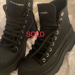 Alexander McQueen tread boot 38.5